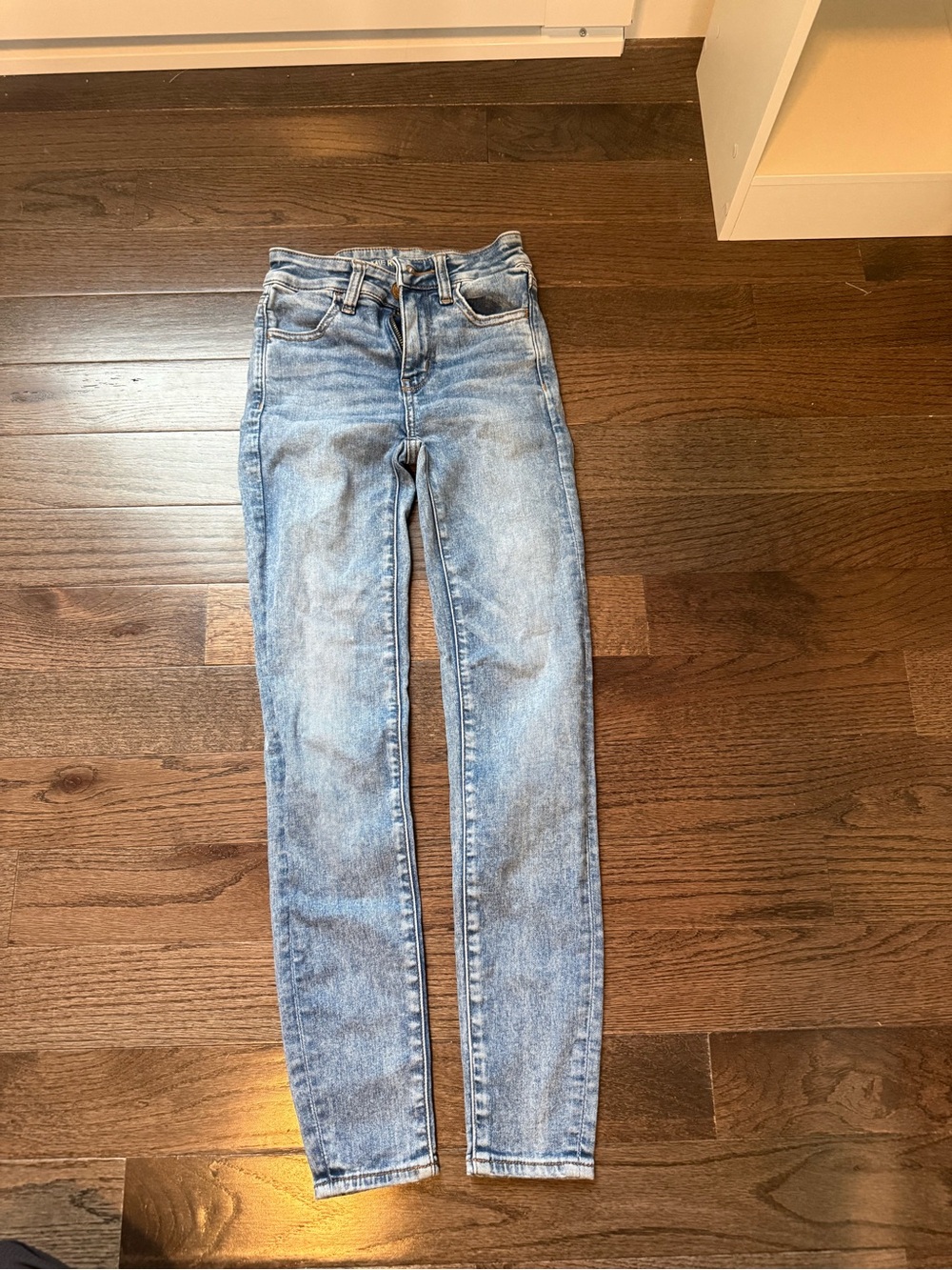 American Eagle Outfitters Light Wash High-Rise Skinny Jeans - Blue